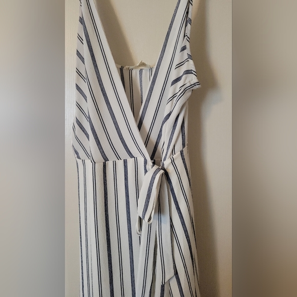 summer wrap around tie dress - Picture 2 of 3